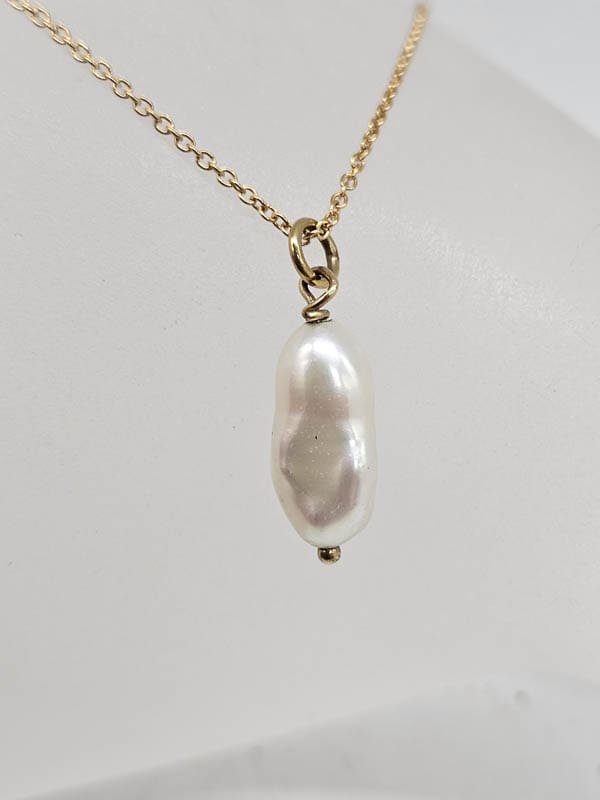 9ct Yellow Gold Pearl Long Baroque / Free Form Shape Pendant on Gold Chain