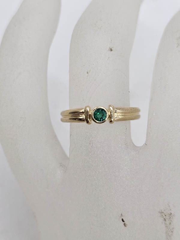 9ct Yellow Gold Round Bezel Set Emerald Ring