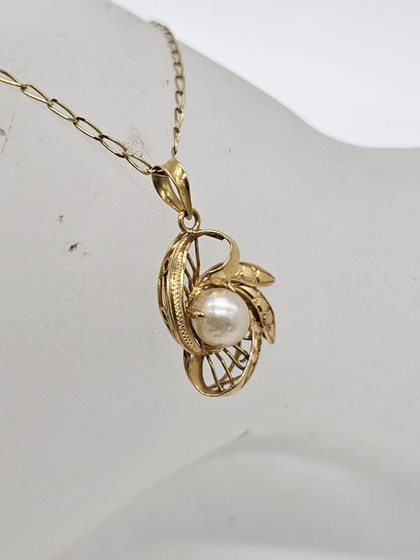 9ct Yellow Gold Pearl in Gold Design Pendant with Gold Chain - Vintage