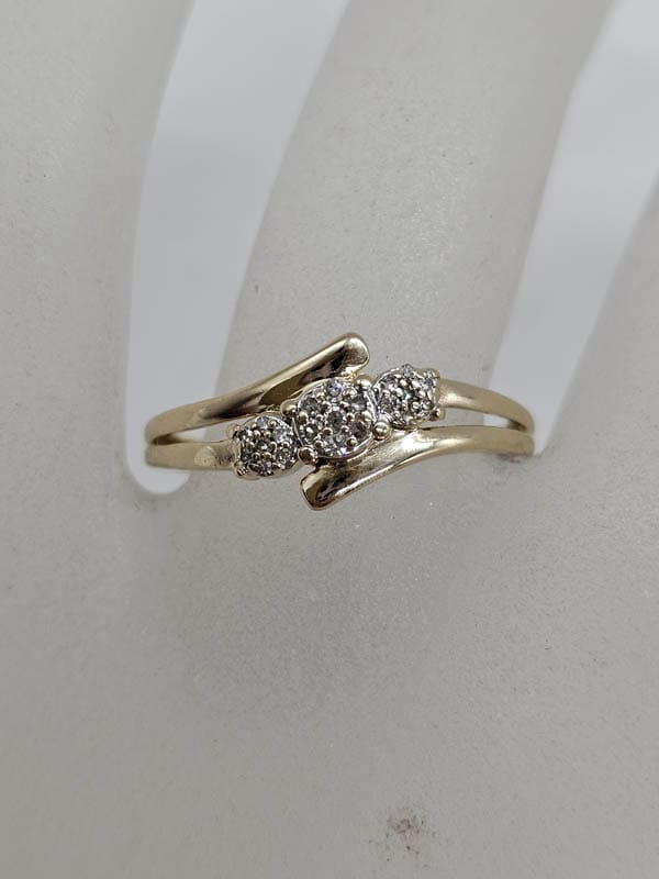 9ct Yellow Gold Diamond Flower Clusters in Curved Ring