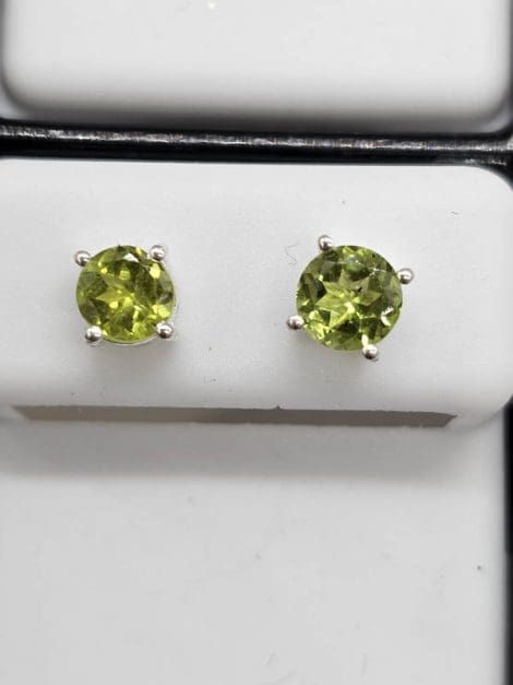Sterling Silver Peridot Round Claw Set Studs Earrings