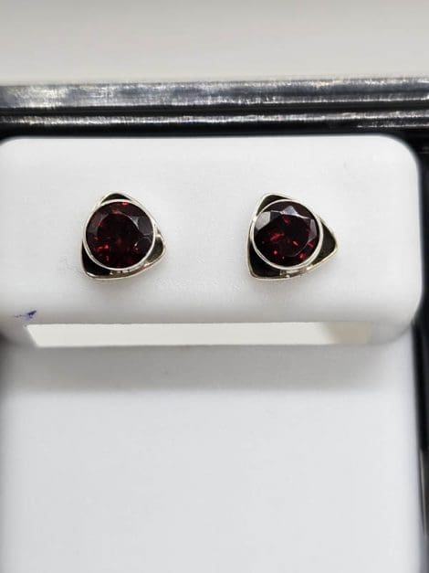 Sterling Silver Garnet Round Bezel Set in Triangular Studs Earrings