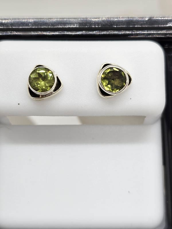 Sterling Silver Peridot Round Bezel Set in Triangular Studs Earrings