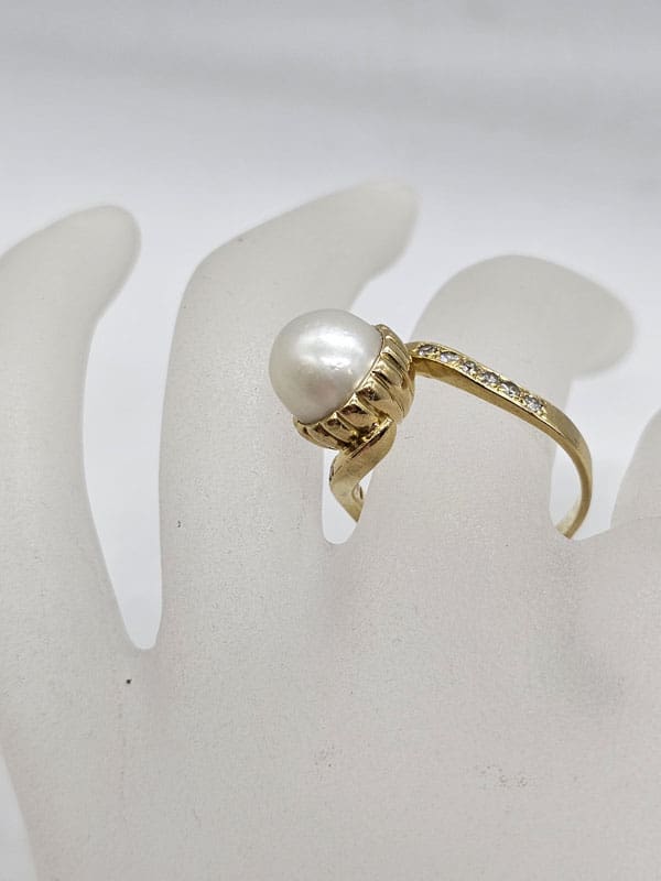 18ct Yellow Gold Pearl with Diamonds Swirl Ring