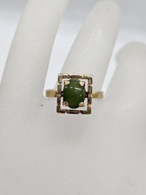 9ct Yellow Gold Oval Jade / New Zealand Green Stone in Rectangular Shape Ring - Antique / Vintage