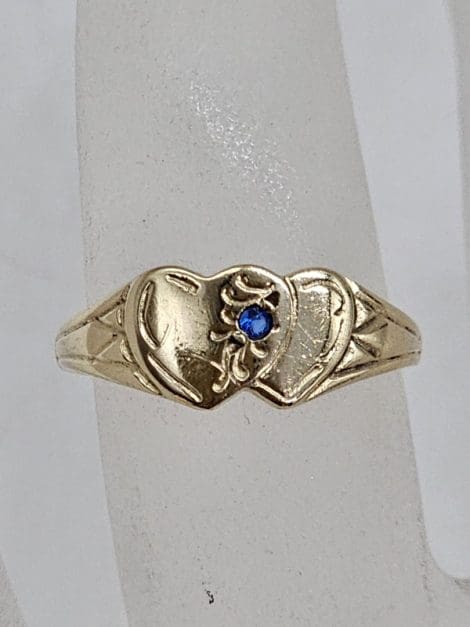 9ct Yellow Gold Sapphire Two Double Heart Signet Ring