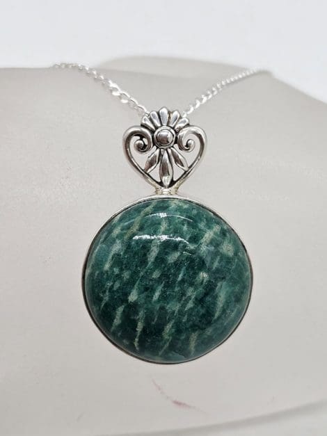 Sterling Silver Round Green Ornate Flower Top Pendant on Silver Chain