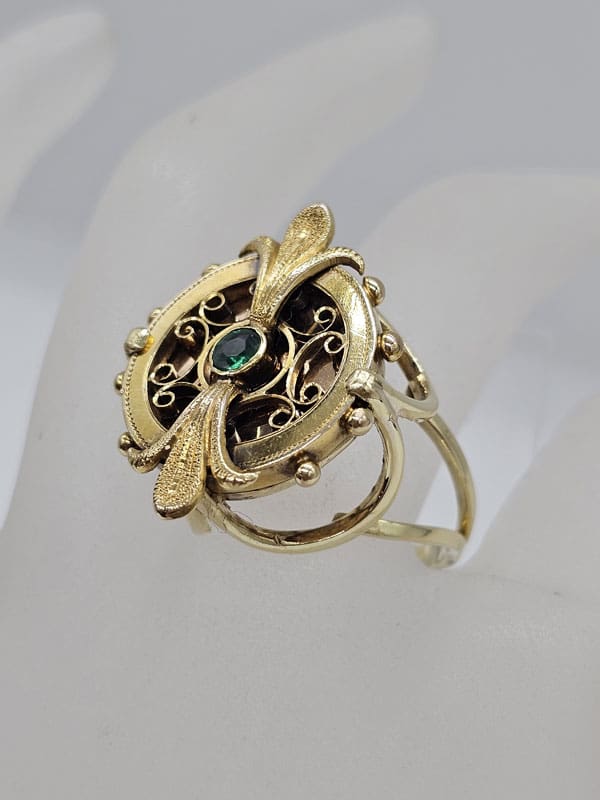 14ct Yellow Gold Very Large and Ornate Round Green Stone Ring - Antique / Vintage