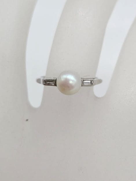 18ct White Gold Cultured Pearl and Diamond Channel Set Shoulders - Antique / Vintage