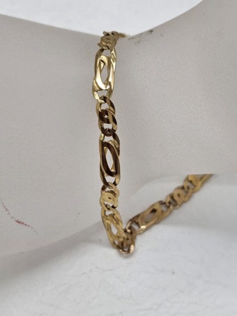 9ct Yellow Gold Ornate Oval Figaro Link Bracelet